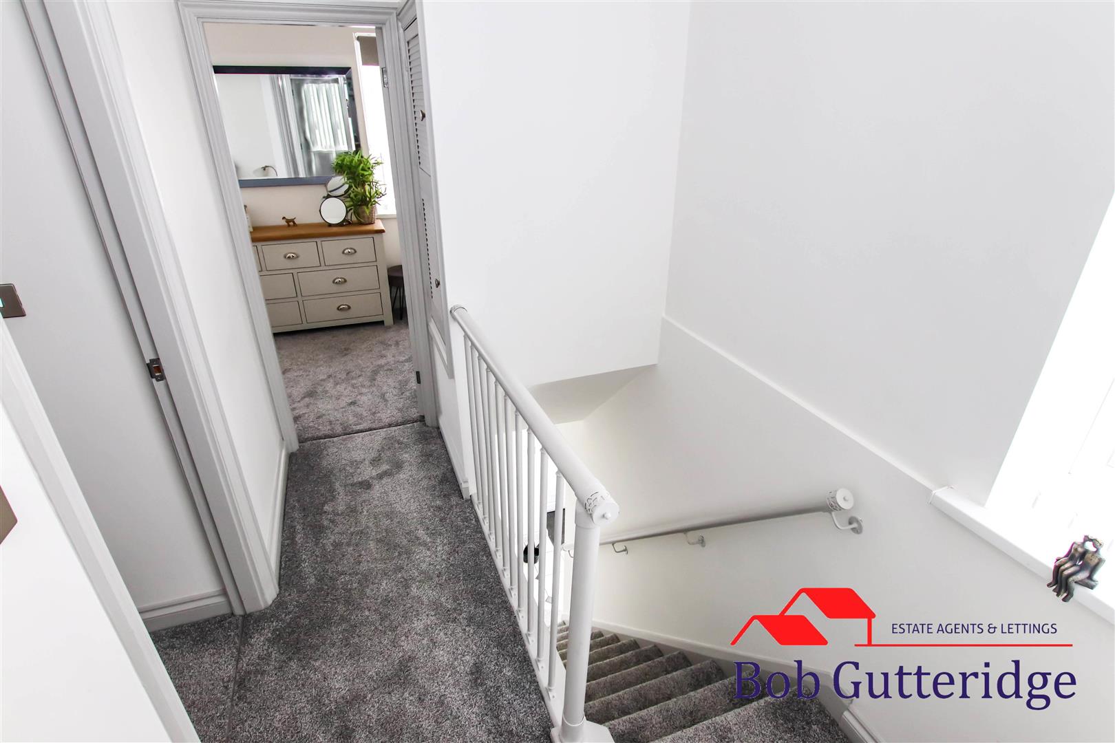 FIRST FLOOR LANDING